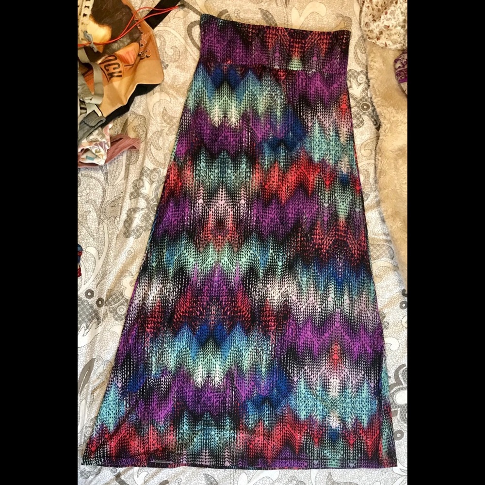 Hot Kiss maxi skirt multi color pattern